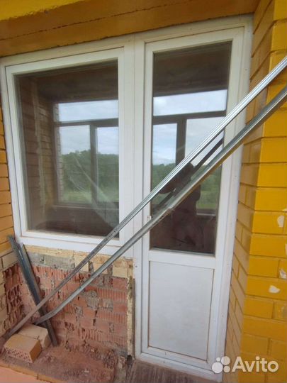 Дверь с окном