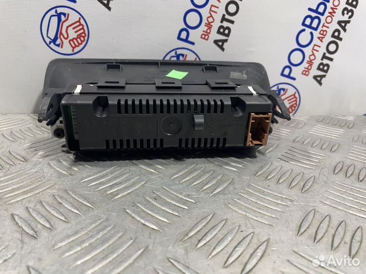 Дисплей информационный Peugeot 308