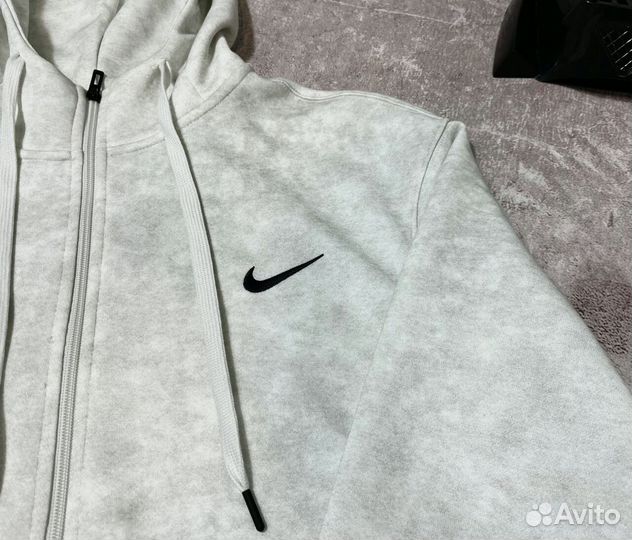 Спортивные костюмы Nike