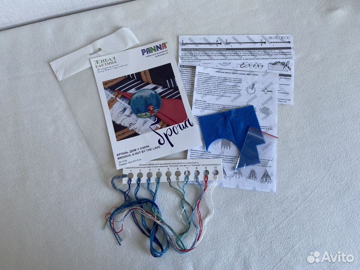 Набор для вышивания Брошь Дом у озера остатки