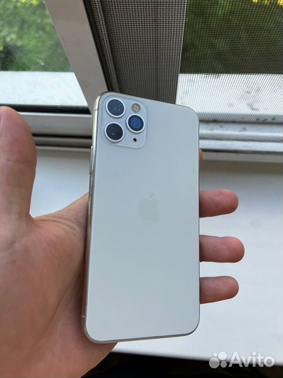 Телефон iPhone 11 Pro