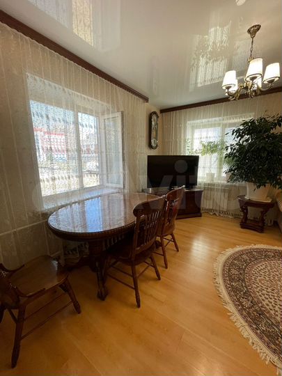 4-к. квартира, 102 м², 1/6 эт.