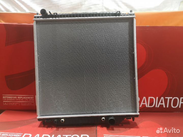 Радиатор двс Ford F250 F350 F450 F550 6.0