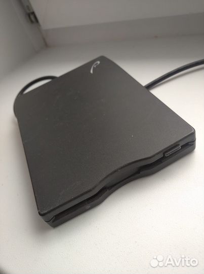 Внешний считыватель дискет формата 1.44