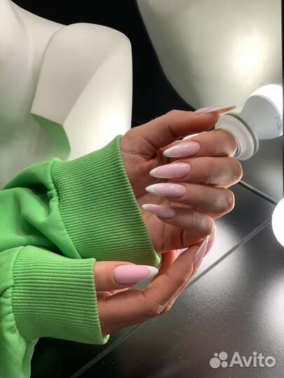 Маникюр с покрытием гель-лаком