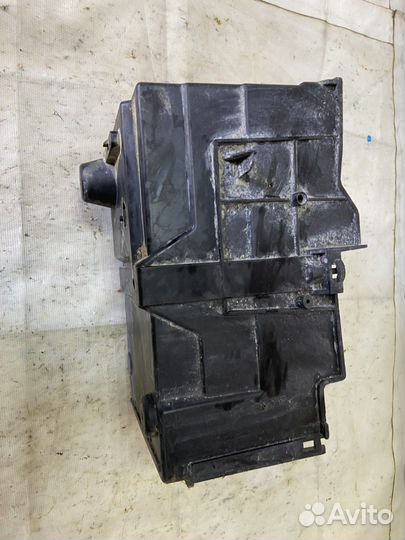 Ящик под Акб Ford Focus 2