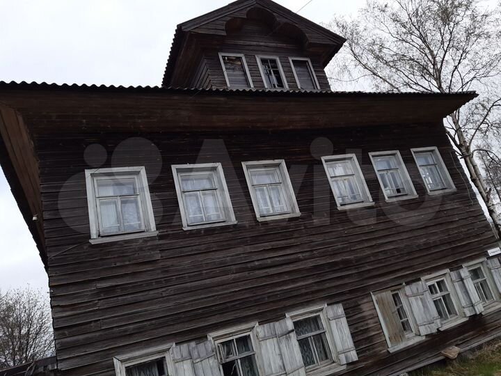 Дом 283 м² на участке 8 сот.