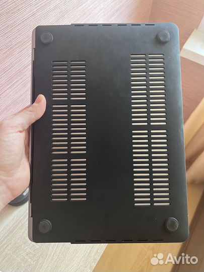 Пластиковый кейс на MacBook Pro