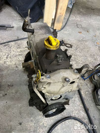 Двигатель 1.6 8кл. На рено логан