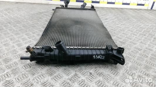 Радиатор системы охлаждения volvo C30 1 (93N22KA01