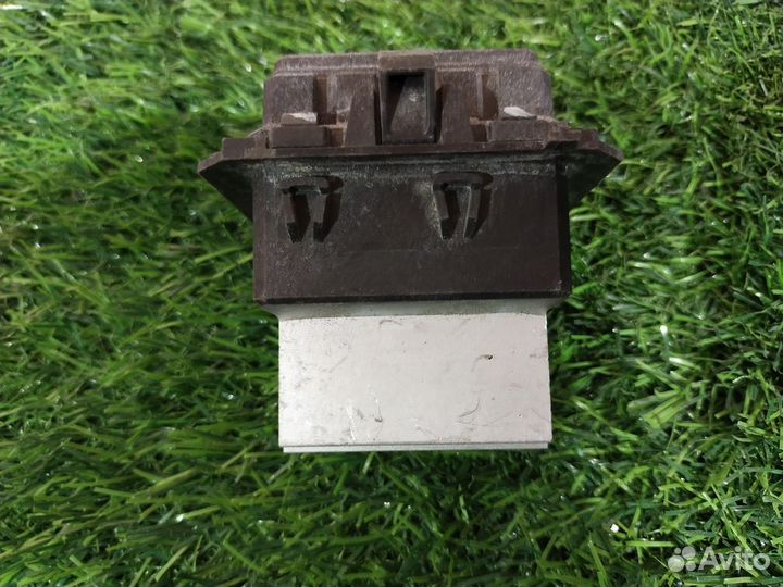 Резистор отопителя (печки) Renault Sandero