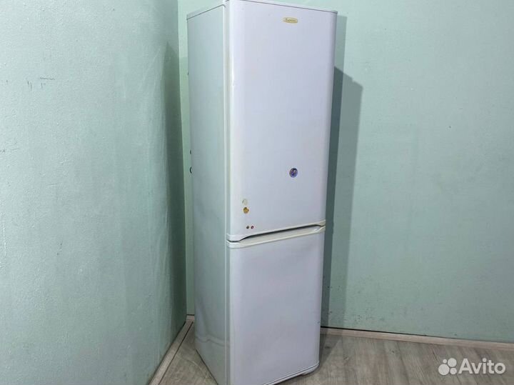 Холодильник Бирюса