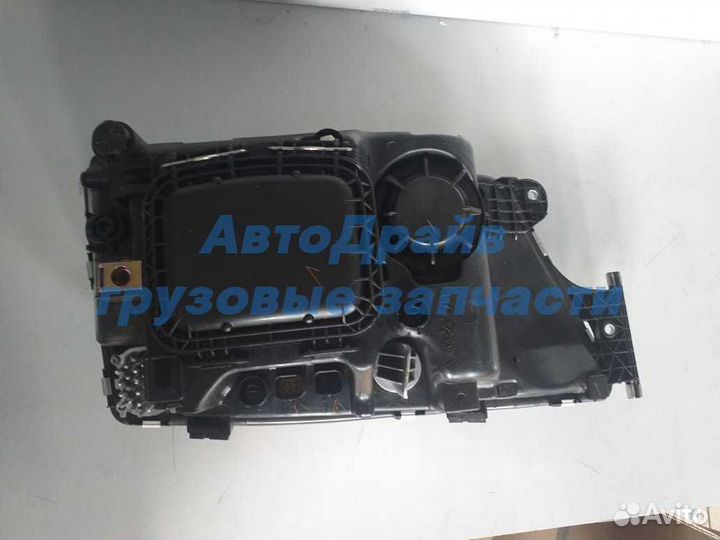 Фара Ман Тгс Тгх левая