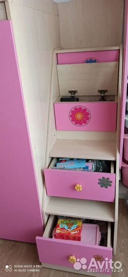 Уголок школьника с кроватью и шкафом для одежды