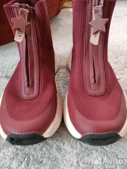 Кроссовки для девочек р. 32-33 Zara