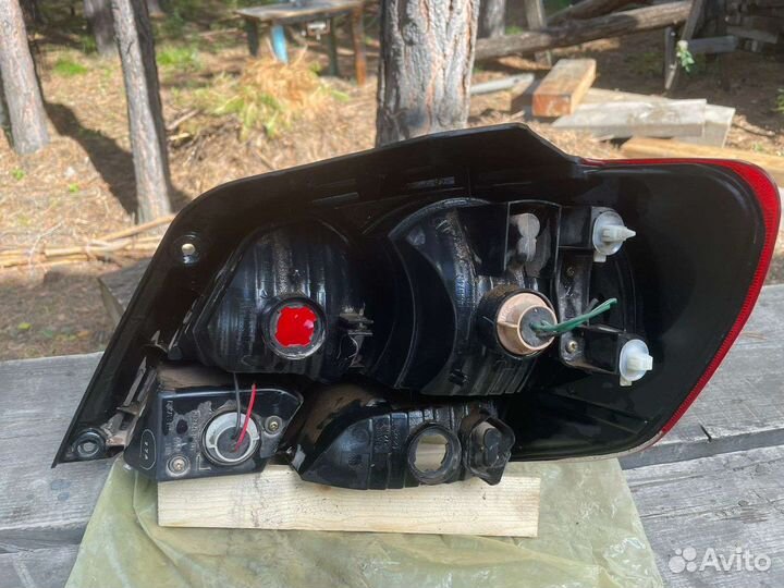 Фонарь задний левый mitsubishi airtrek