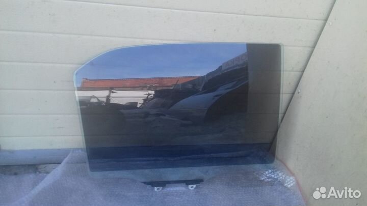 Митсубиси Лансер 9 стекло задней правой двери