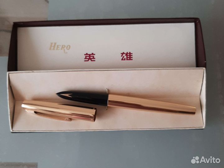 Ручка с золотым пером Hero