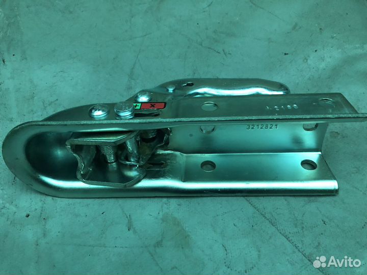 Сцепная головка, замковое устройство для прицепа