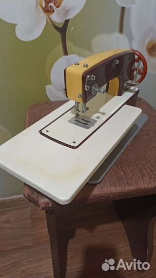 Детская швейная машинка СССР