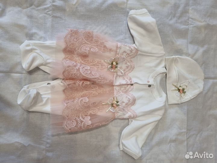 Комплект на выписку для девочки