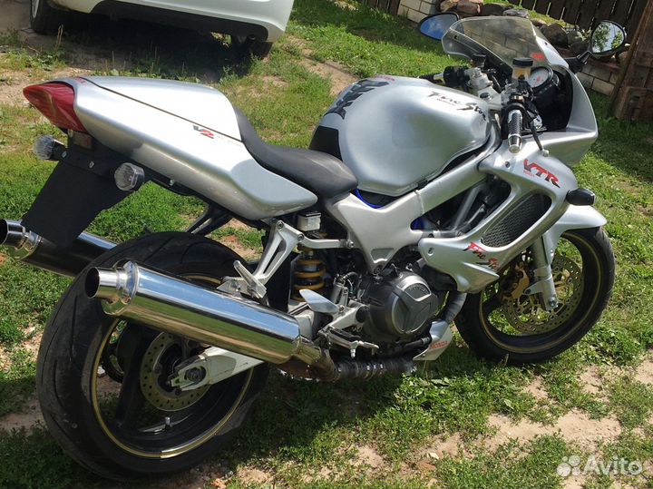 Honda vtr 1000f