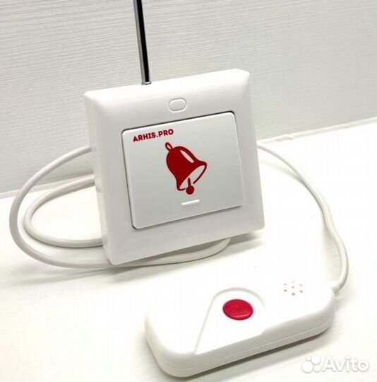 Кнопка вызова персонала с выносной кнопкой в руку