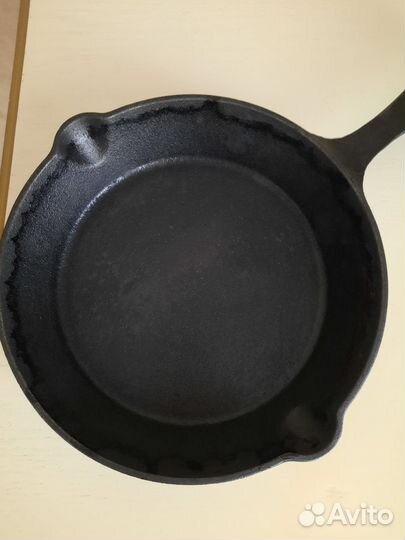 Чугунная сковорода