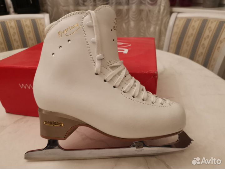 Профессиональные фигурные коньки edea