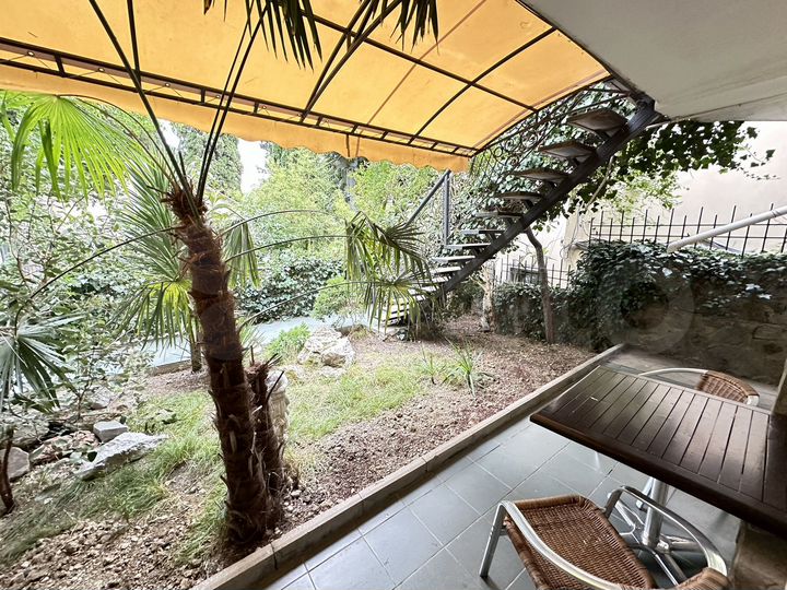 Комната 25 м², 1/3 эт.