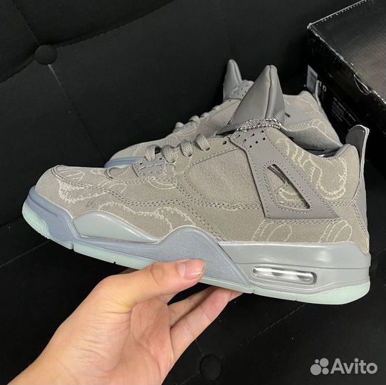 Кроссовки Nike Kaws 41-43, ваш идеальный аксессуар