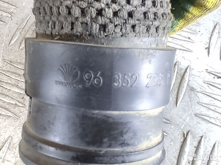 Патрубок впускного коллектора Chevrolet Lanos 2004