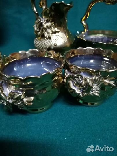 Сервиз чайно-кофейный под золото