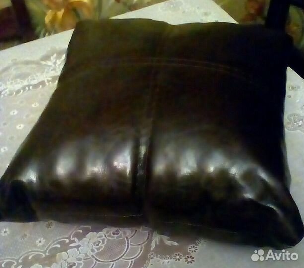 Подушки -думочки кожаные на молнии продаю