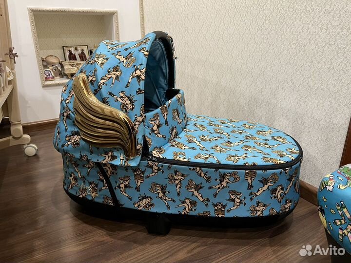 Cybex Lux Carrycot Priam III by Jeremy Scott