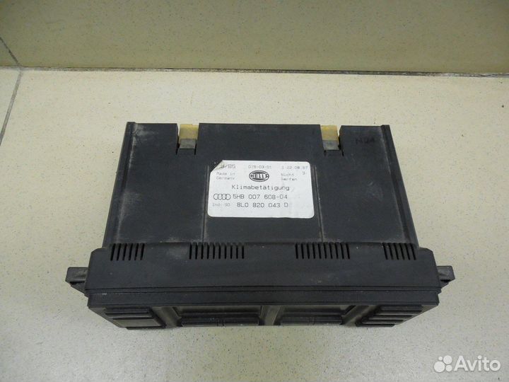 Блок управления климатической установкой A3 (8L1)