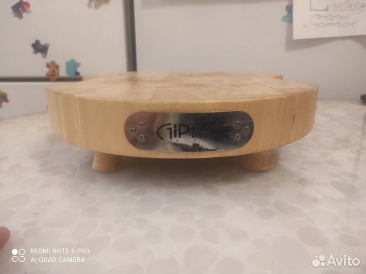 Подставка бамбуковая под горячее на ножках