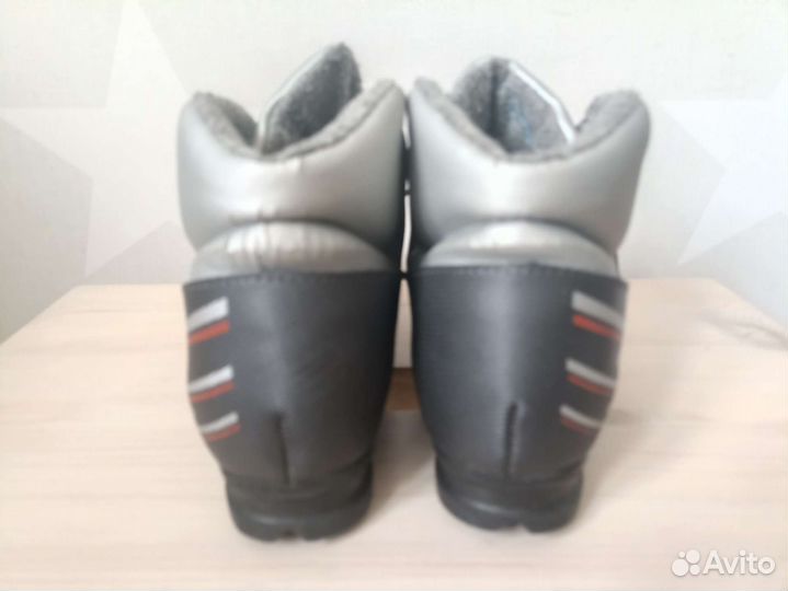 Лыжные ботинки 38 размер