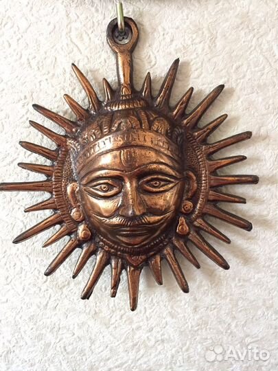 Настенное изображение солнце латунь