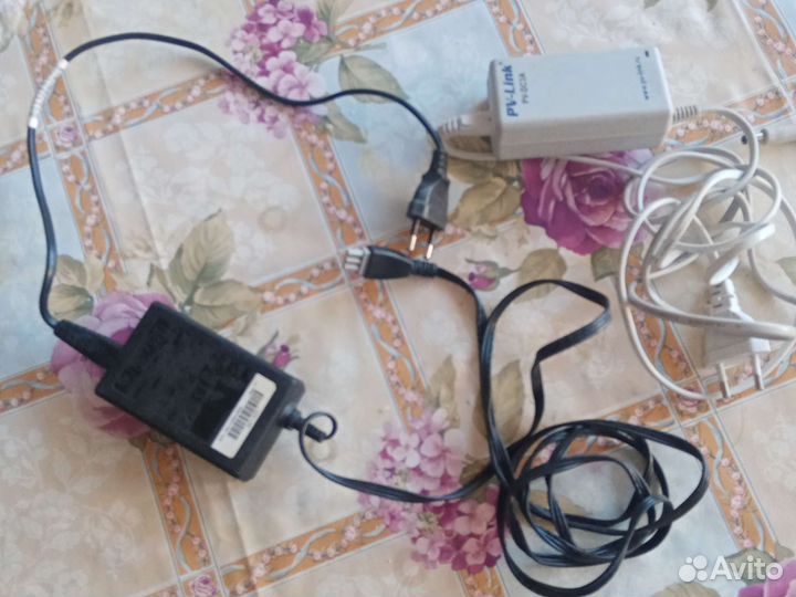 Адаптер возможно к видеокамере Зарядное устройство