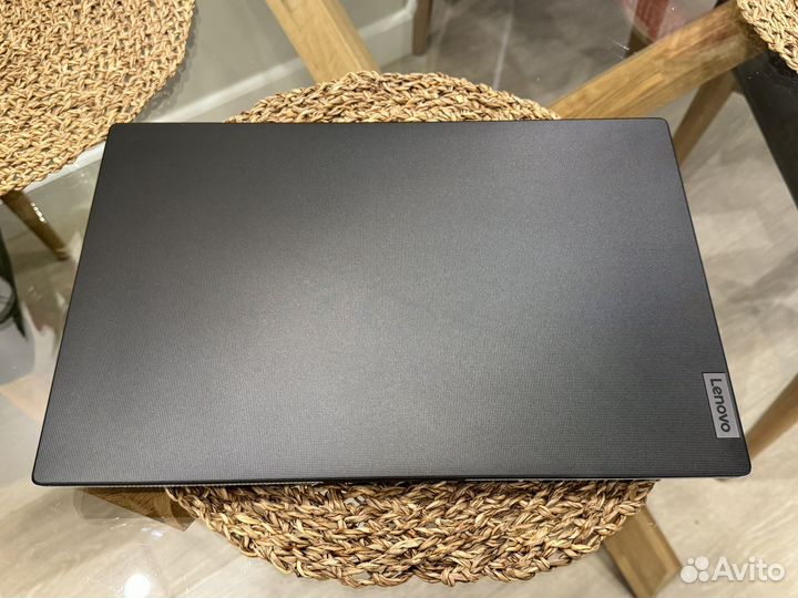 Новый ноутбук Lenovo V15