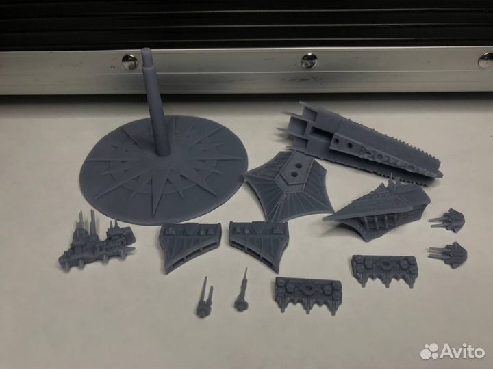 Warhammer 40000 миниатюры Chaos Cruisers