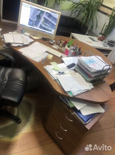 Стол руководителя и тумба