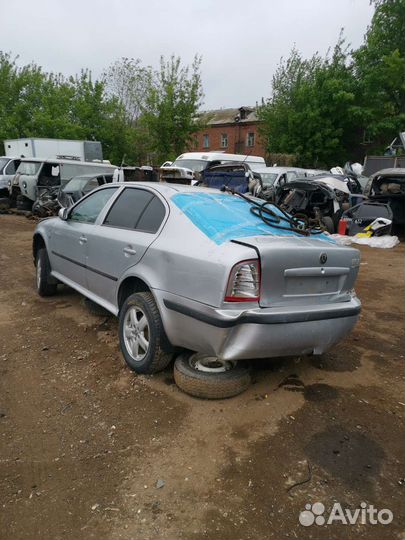 В разборе Skoda Octavia A4 Tour