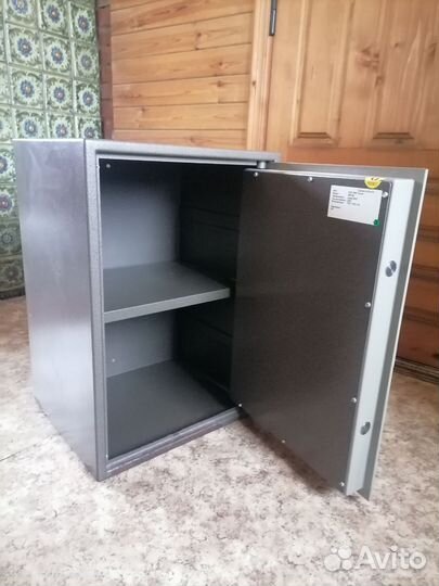 Мебельный сейф для хранения ценных вещей