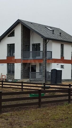 Дом 195 м² на участке 10 сот.