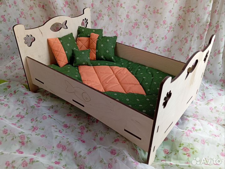 Лежанка для кошек и собак новые