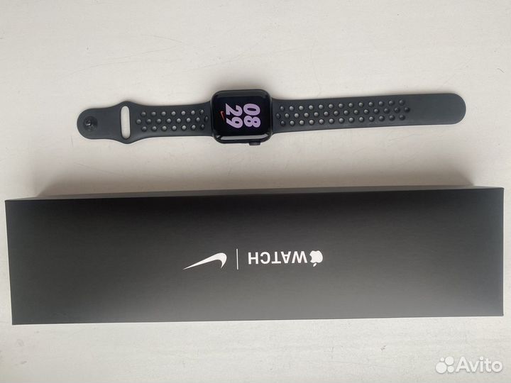 Apple watch se nike