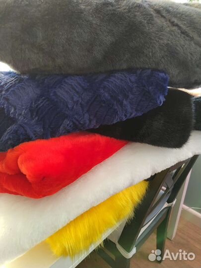 Искусственный мех белый, красный