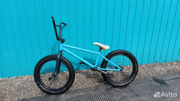 Трюковой велосипед BMX
